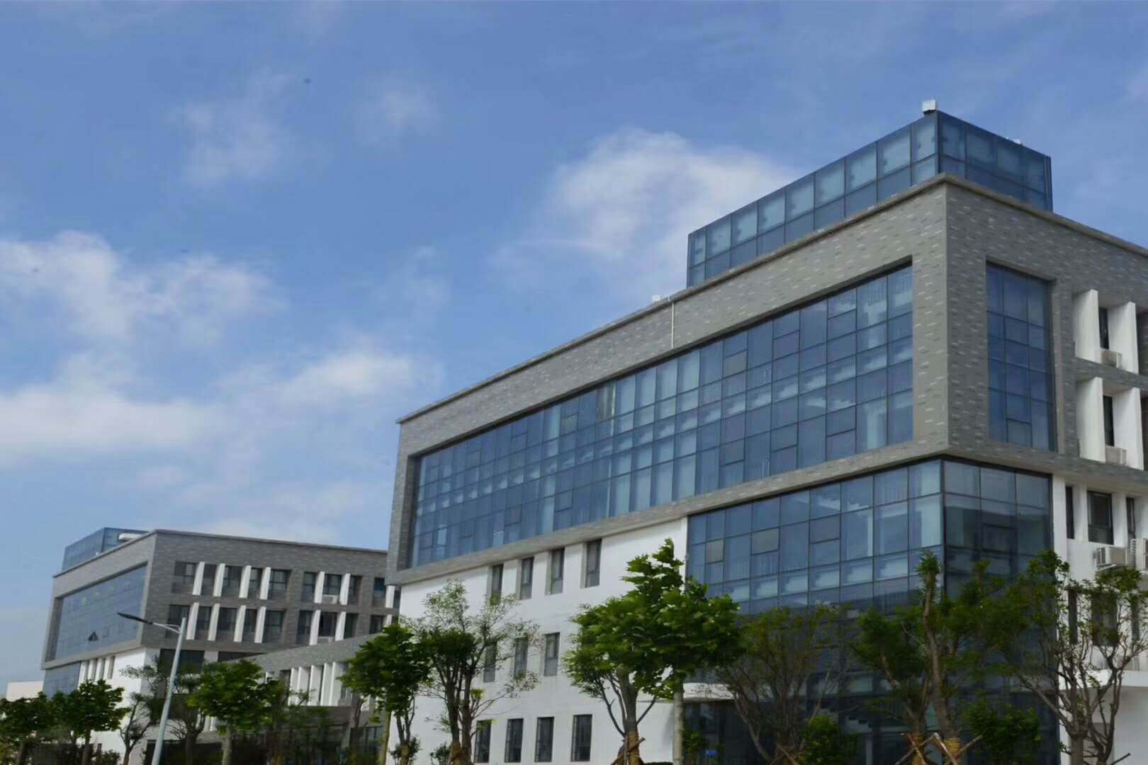 郑州市经济贸易学校校园风采